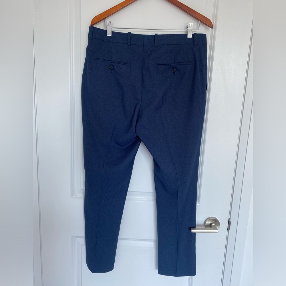Perry Ellis pants. - Picture 3 of 5